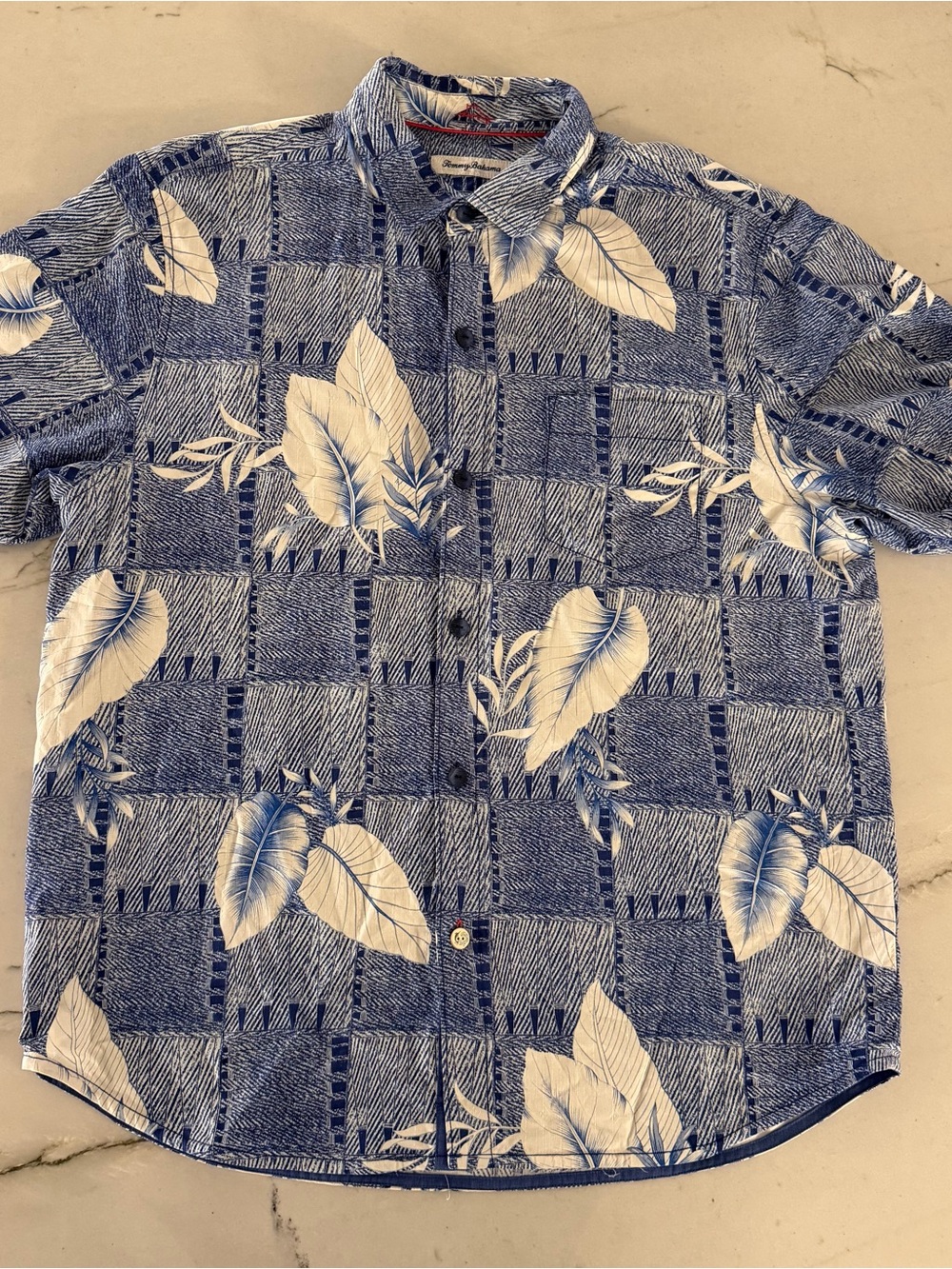 TOMMY BAHAMA Mens Large Button Down Silk Shirt Floral Design Holiday Island Blue